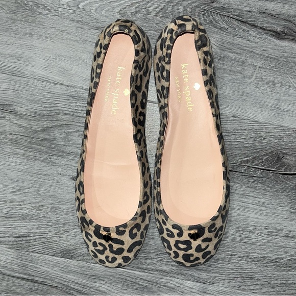 Kate Spade Keaton Leopard Print Suede Flats NWOB - Picture 2 of 5